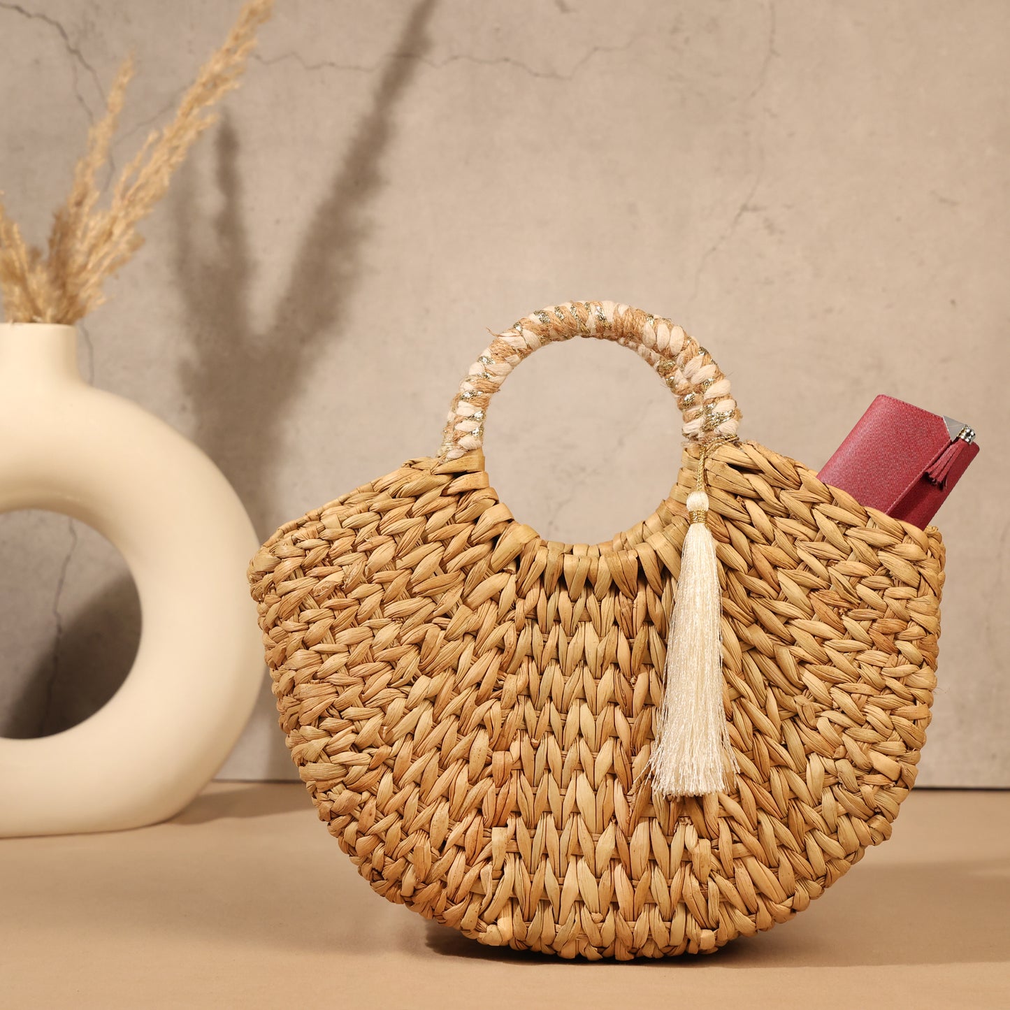 Handmade Kauna Grass White Tassel Boho Style Beach Bag/ Basket